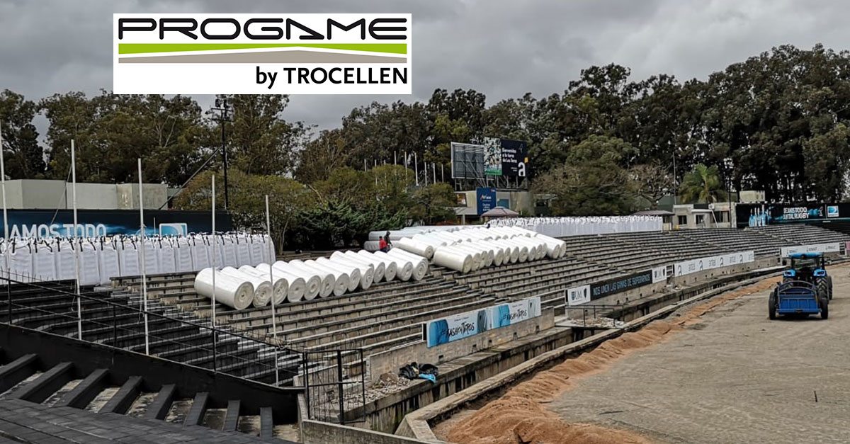 Artificial turf football pitch with a shock pad in Charrua